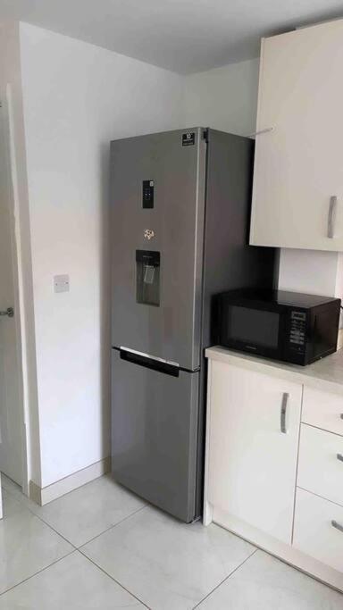 3 Stories, 5 Bedroom House In Prime Location With Balcony And Shared Garden Liverpool Eksteriør billede