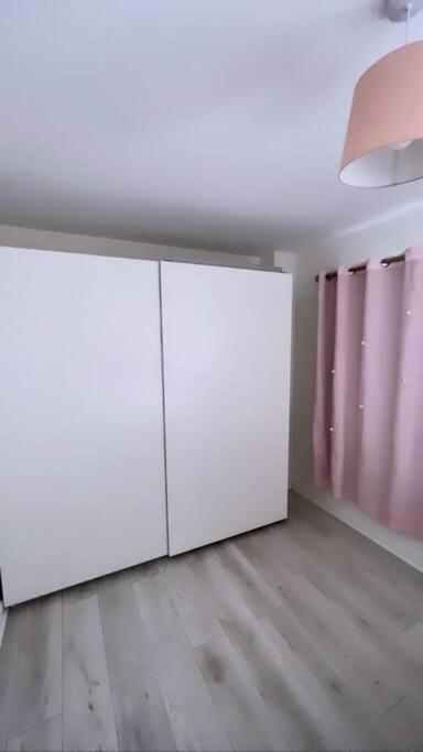 3 Stories, 5 Bedroom House In Prime Location With Balcony And Shared Garden Liverpool Eksteriør billede