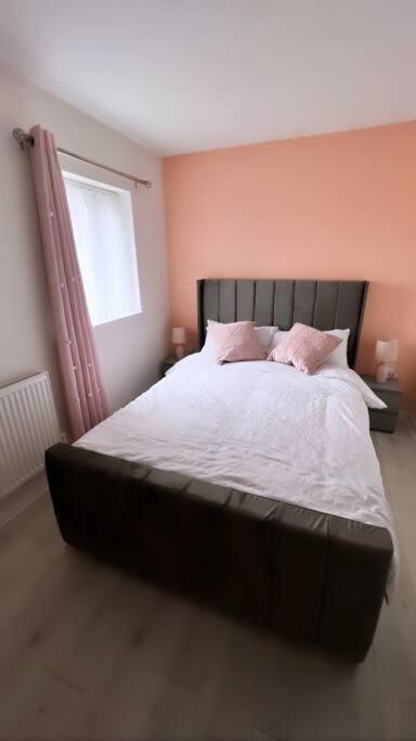 3 Stories, 5 Bedroom House In Prime Location With Balcony And Shared Garden Liverpool Eksteriør billede